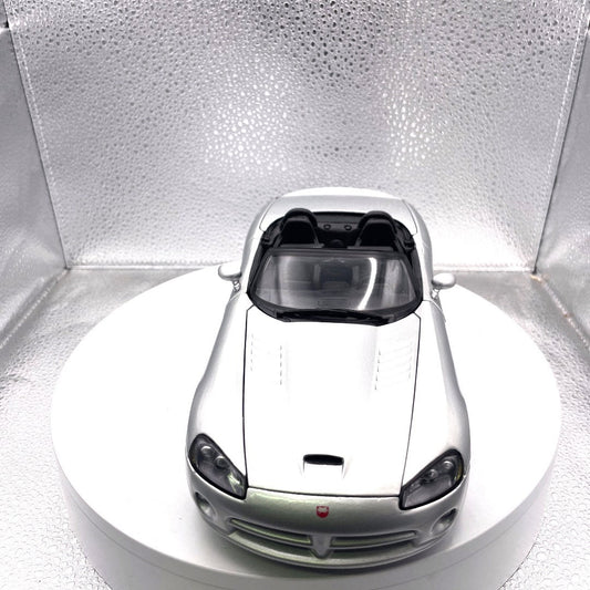 Maisto Dodge Viper SRT-10 Silver Convertible Die Cast, Scale: 1/18 front end view