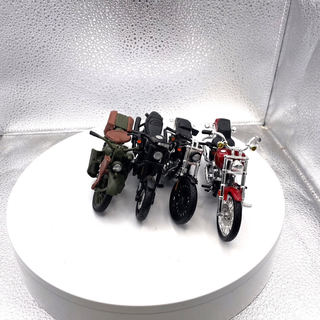 Maisto Harley Davidson Motorcycle Die Cast Lot of 4, Scale: 1/18 front view