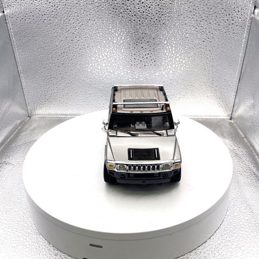 Maisto Hummer H2 Silver Die Cast, Scale: 1/27 front end view