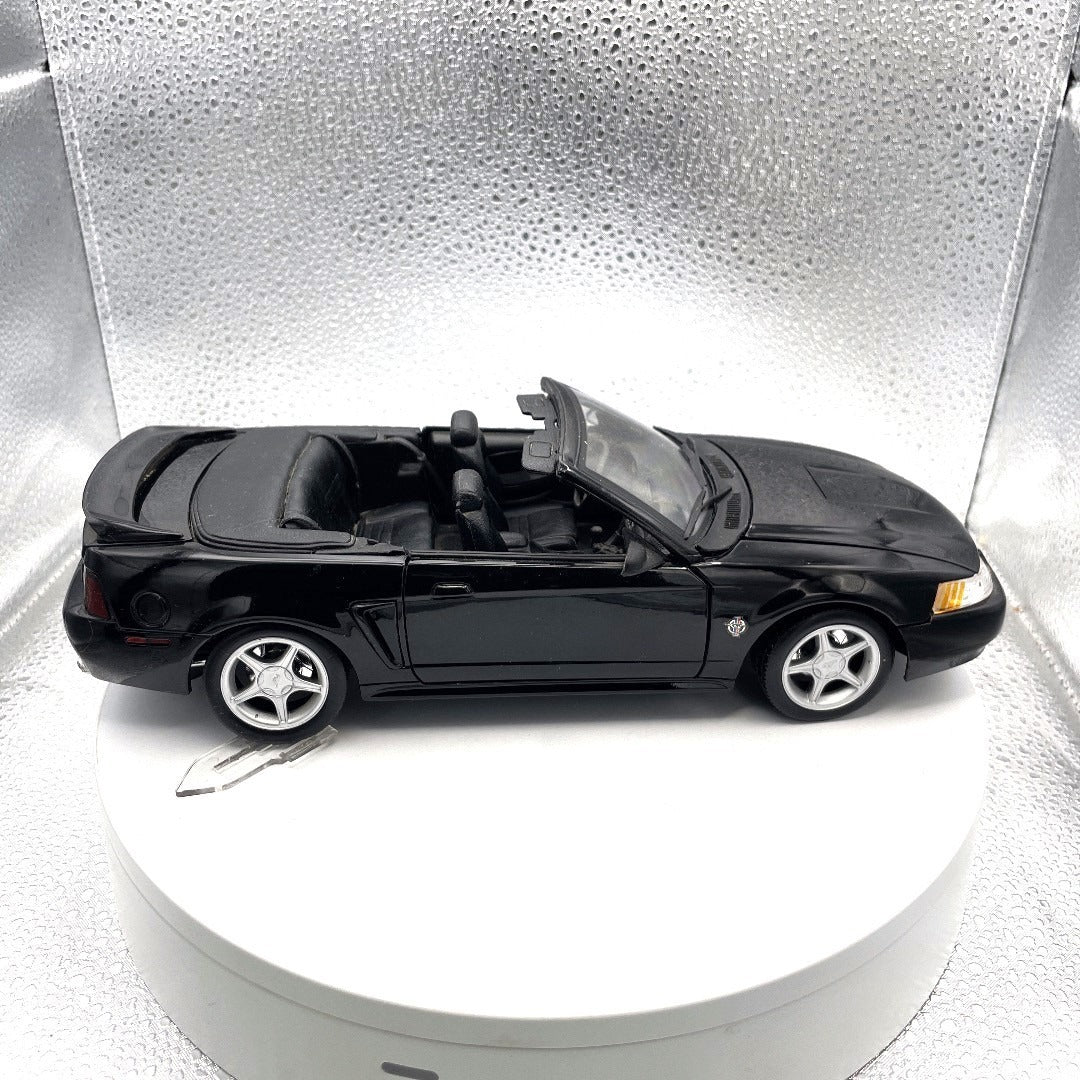 Maisto Mustang GT Black Convertible Die Cast, Scale: 1/18 passenger side view