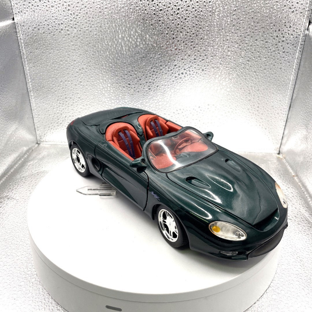 Maisto Mustang Mach III Green Die Cast, Scale: 1/18 passenger/front end view