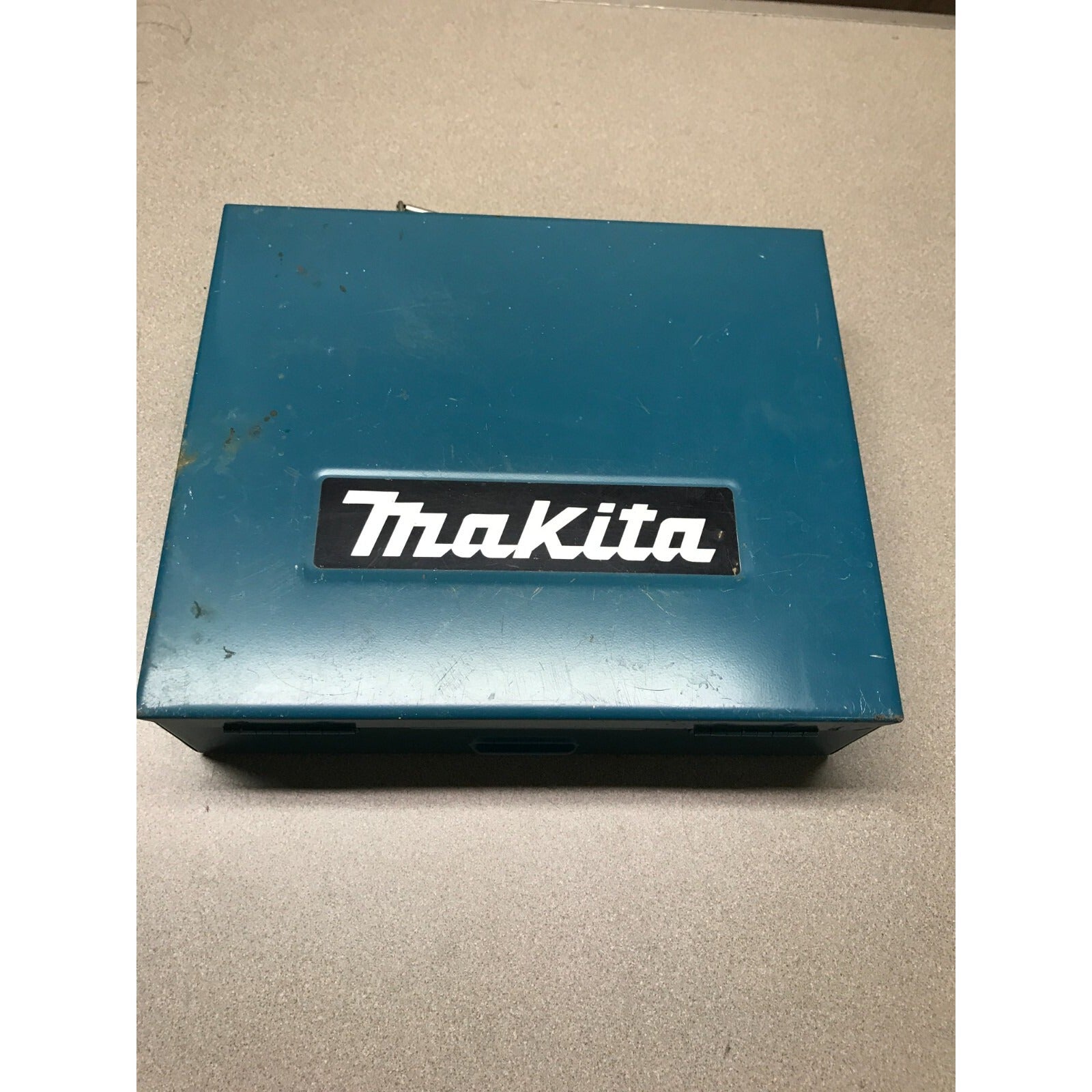 Makita Cordless Driver Drill, Model 6093D DC 9.6V, Tested Works, Good Condition 2 Batteries case
