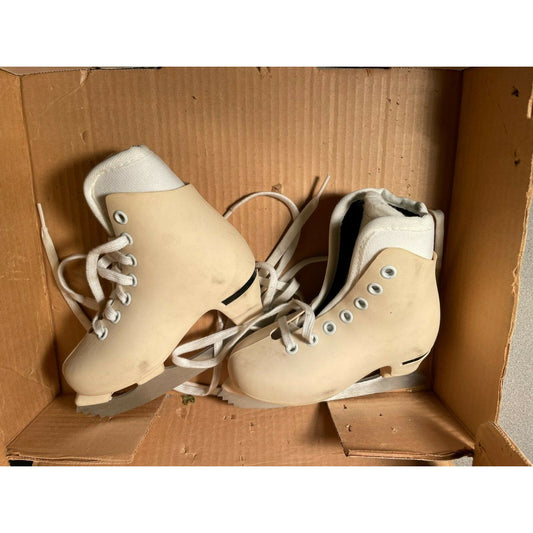 Micron Artistique Figure Skates Size 9 YT (Youth) front view of skates in box