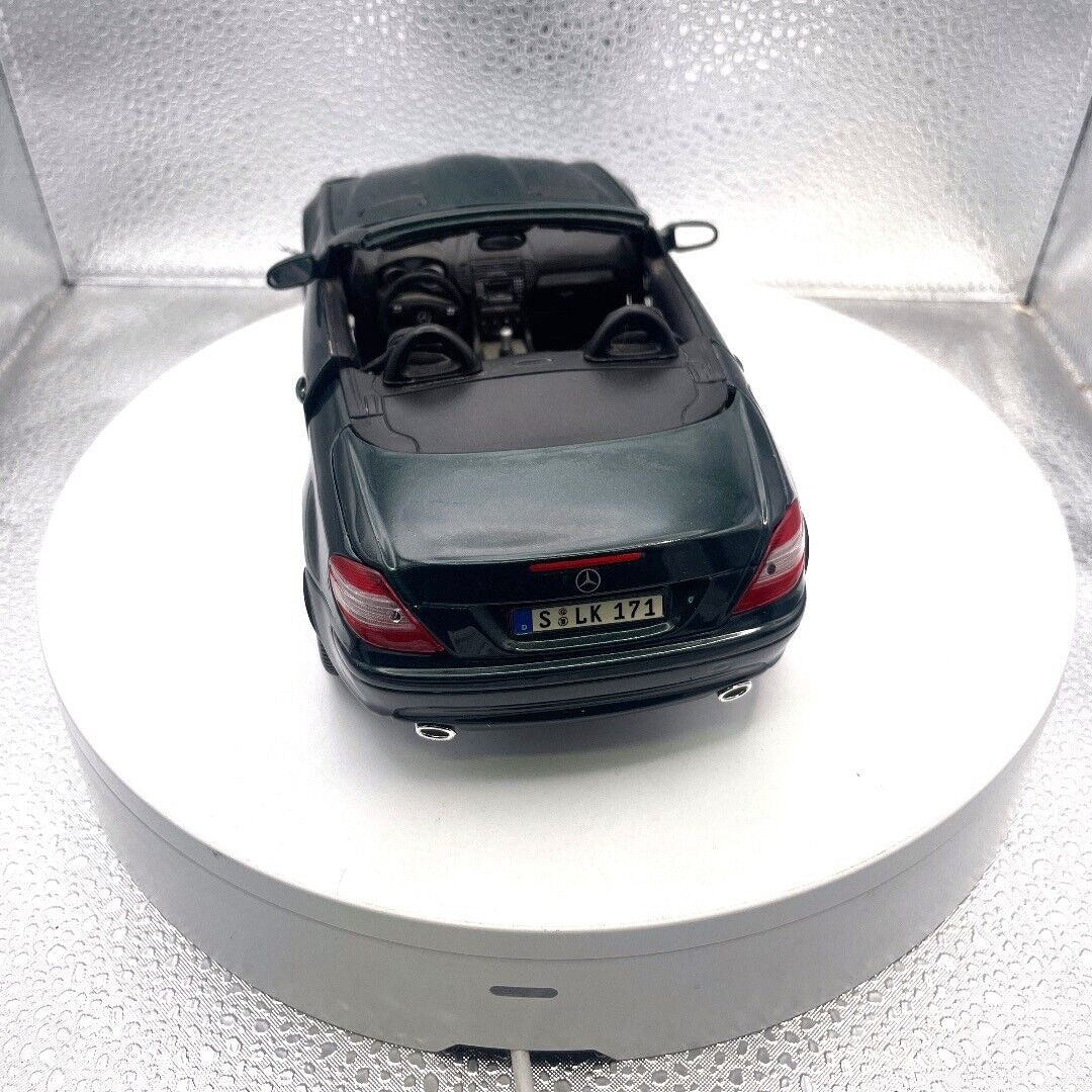 Maisto Mercedes-Benz SLK Green Die Cast, 1/18 Scale rear view