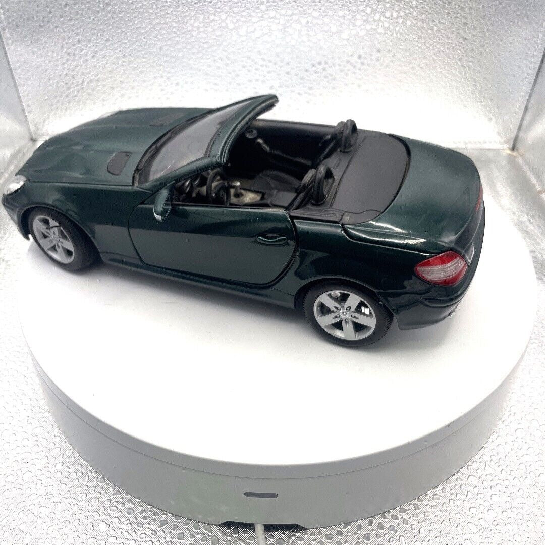 Maisto Mercedes-Benz SLK Green Die Cast, 1/18 Scale driver's side/rear view