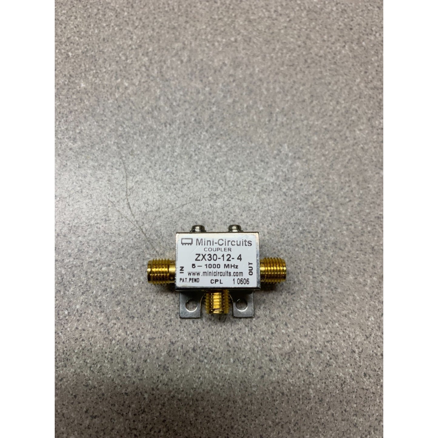 Mini-Circuits Coupler ZX30-12-4 5-1000MHz top view with product label