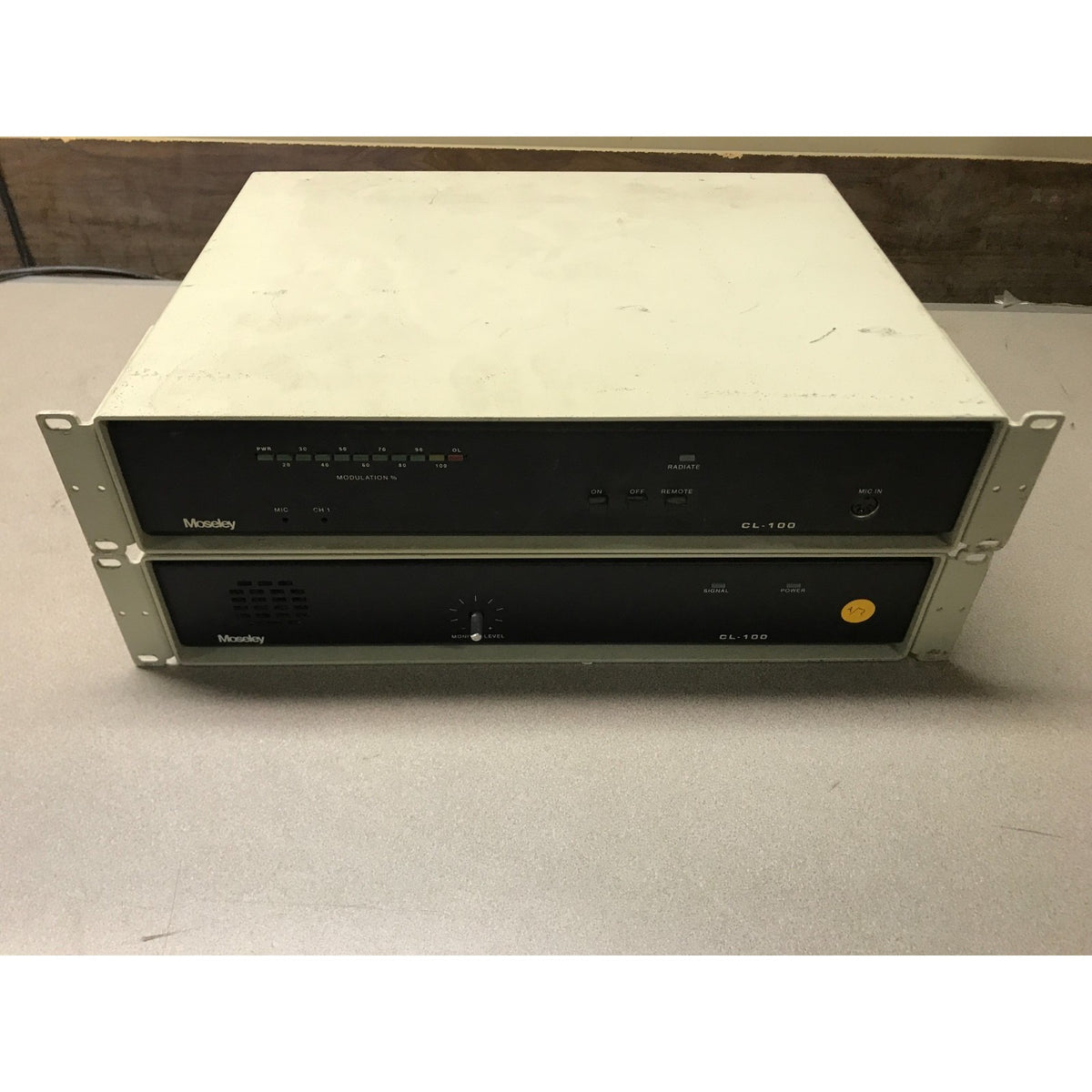 Moseley CL-100 Communications Link front panel view