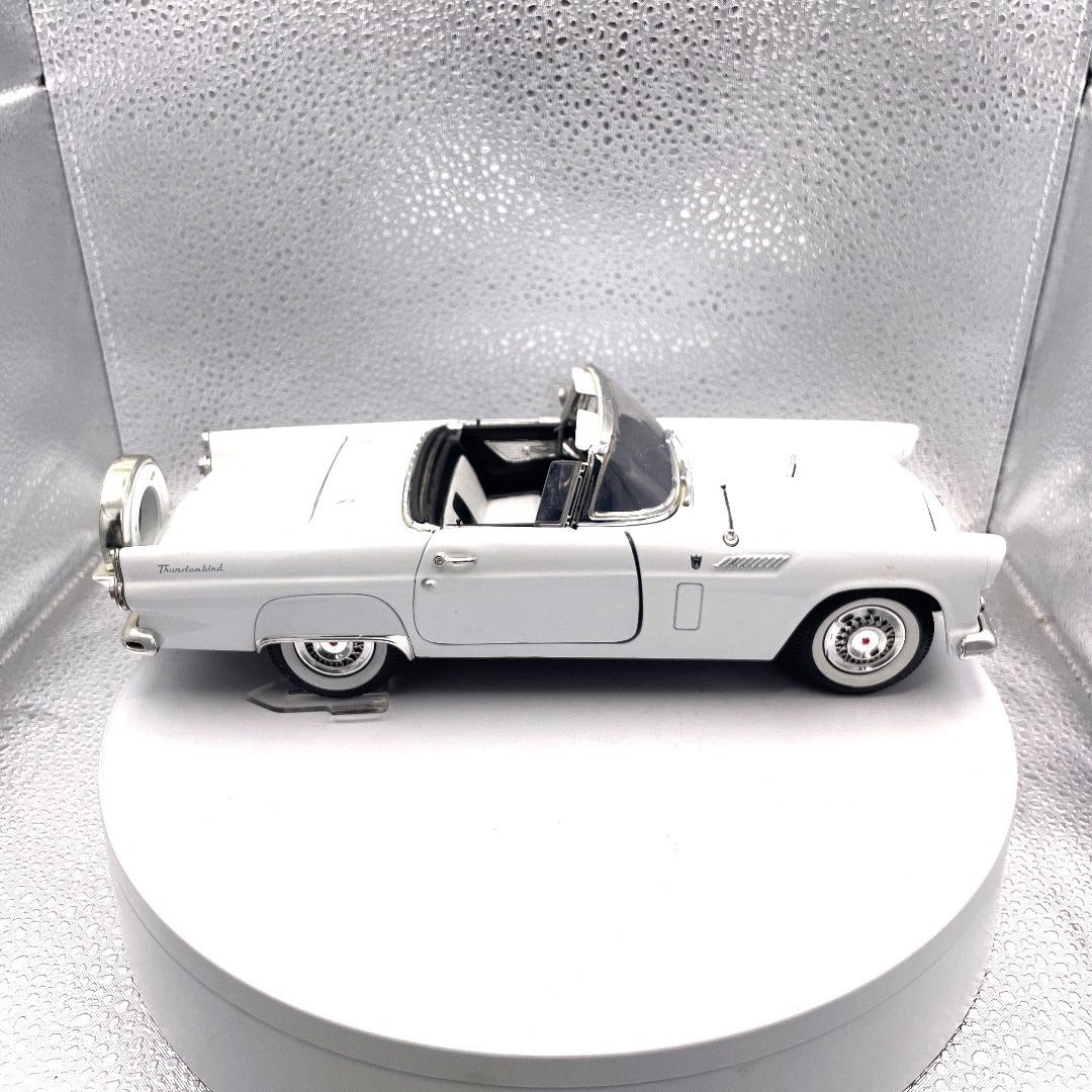 Motor Max 1956 Ford Thunderbird White Die Cast Convertible, Scale: 1/18, No. 73173 passenger side view