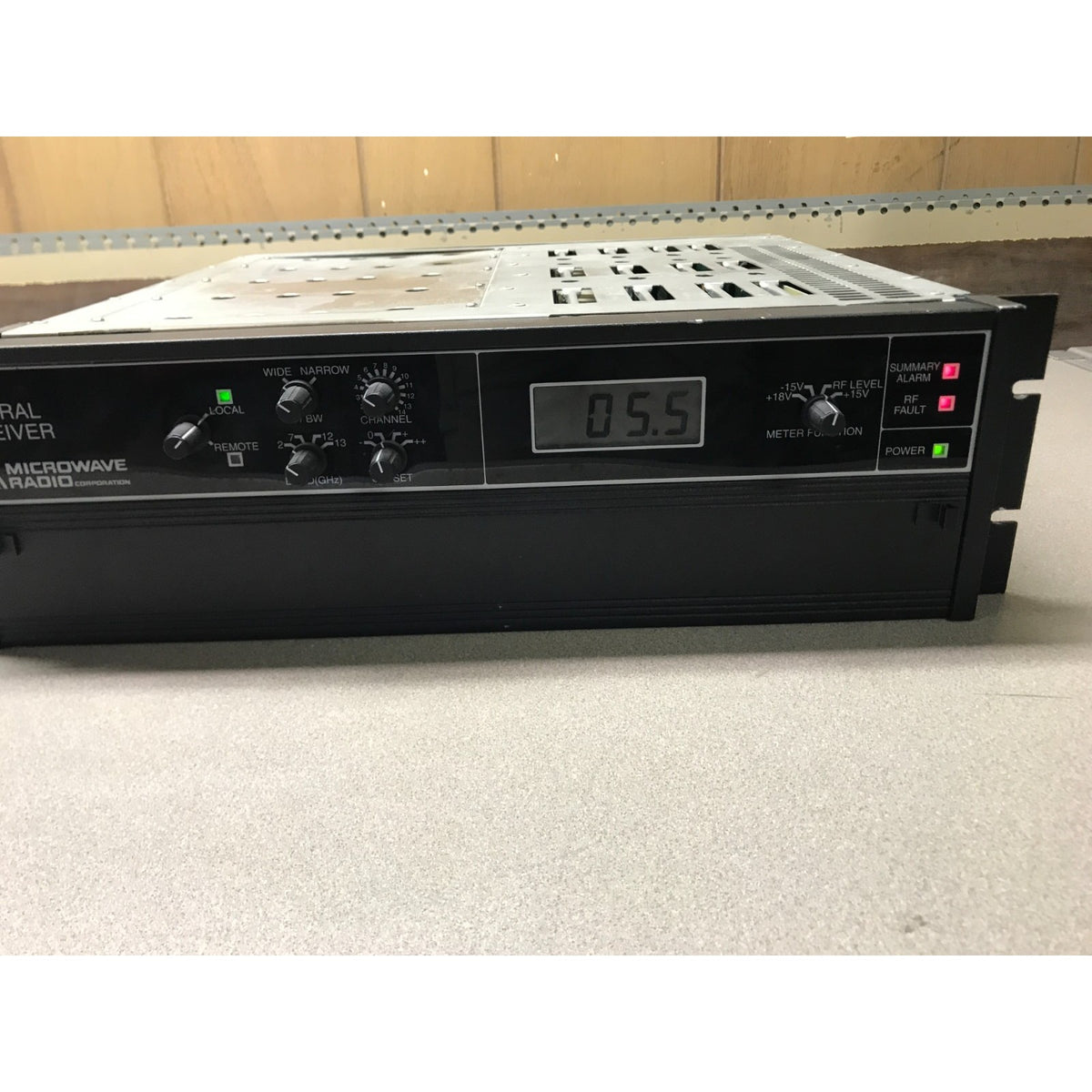 Microwave Radio Communications Central Receiver Microwave 903501-1 Rev.HDC front panel view with unit powered on