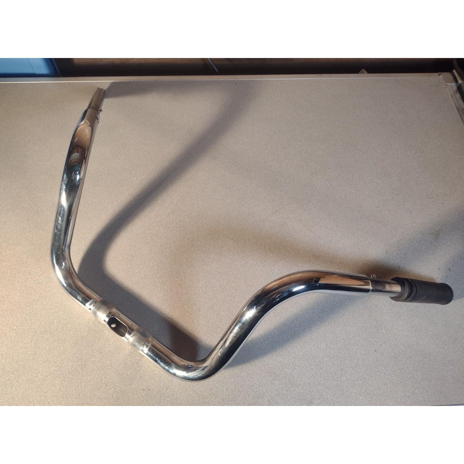 OEM Original 2019 Harley Davidson Toura Streetglide Roadglide Handlebar side view