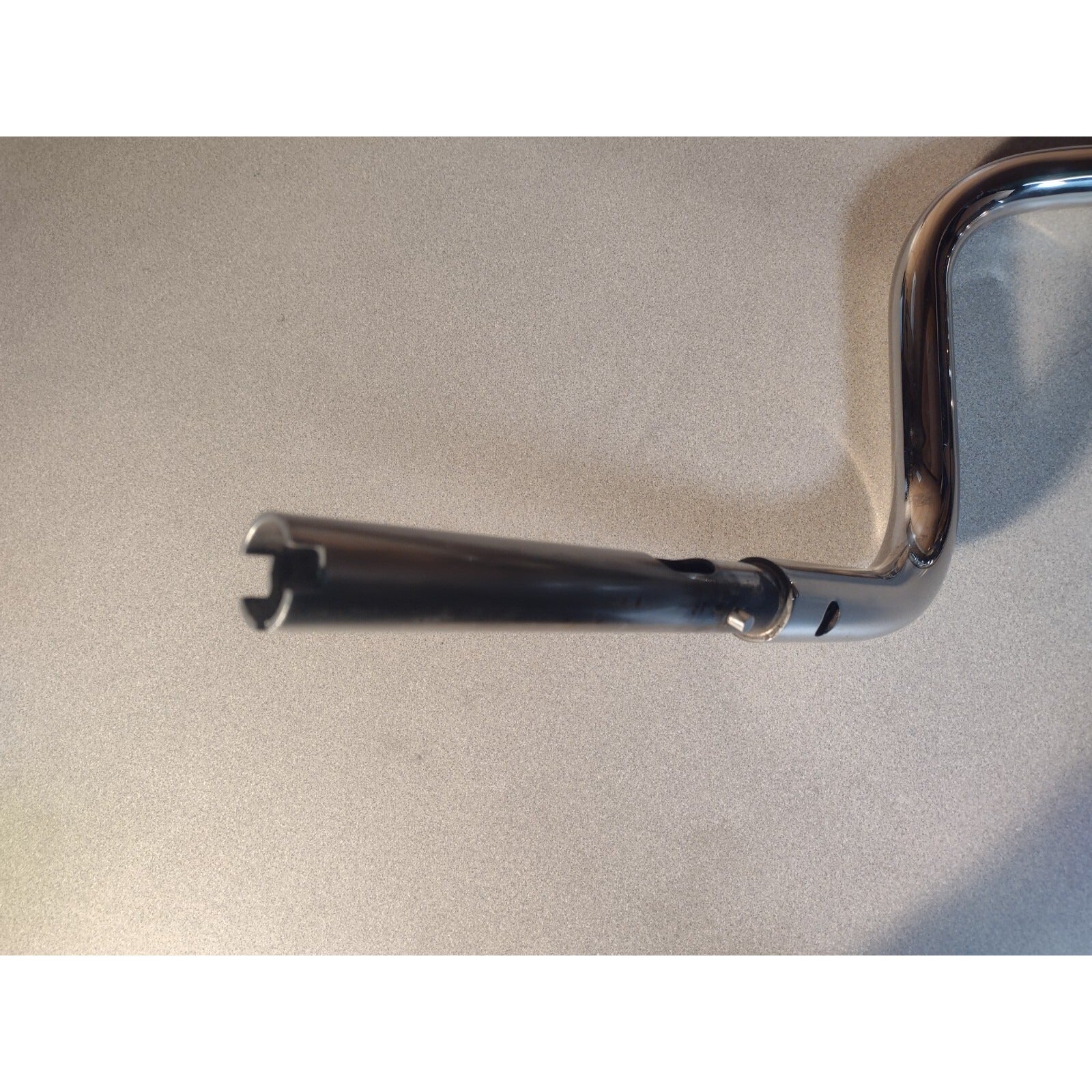 OEM Original 2019 Harley Davidson Toura Streetglide Roadglide Handlebar end of handlebar closeup