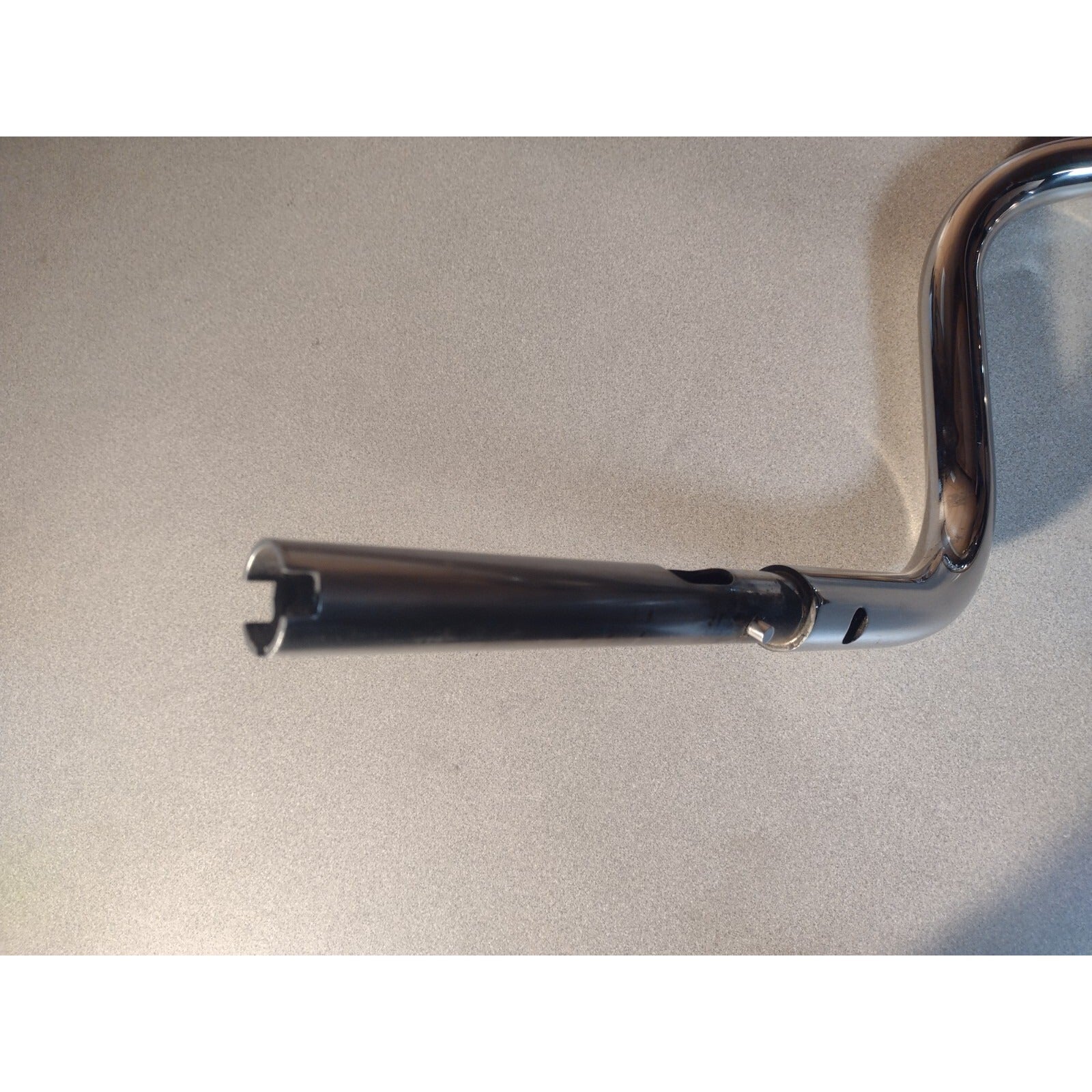 OEM Original 2019 Harley Davidson Toura Streetglide Roadglide Handlebar end of handlebar close up