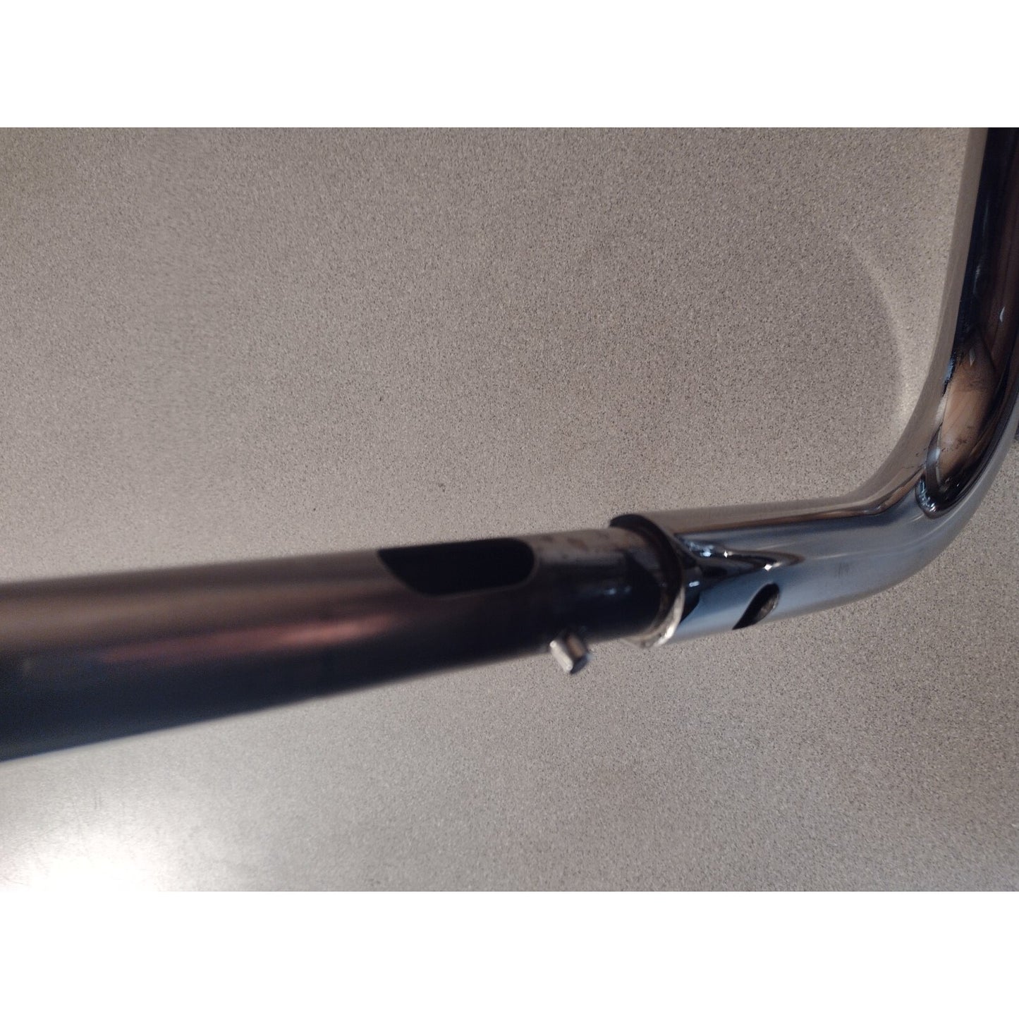 OEM Original 2019 Harley Davidson Toura Streetglide Roadglide Handlebar closeup