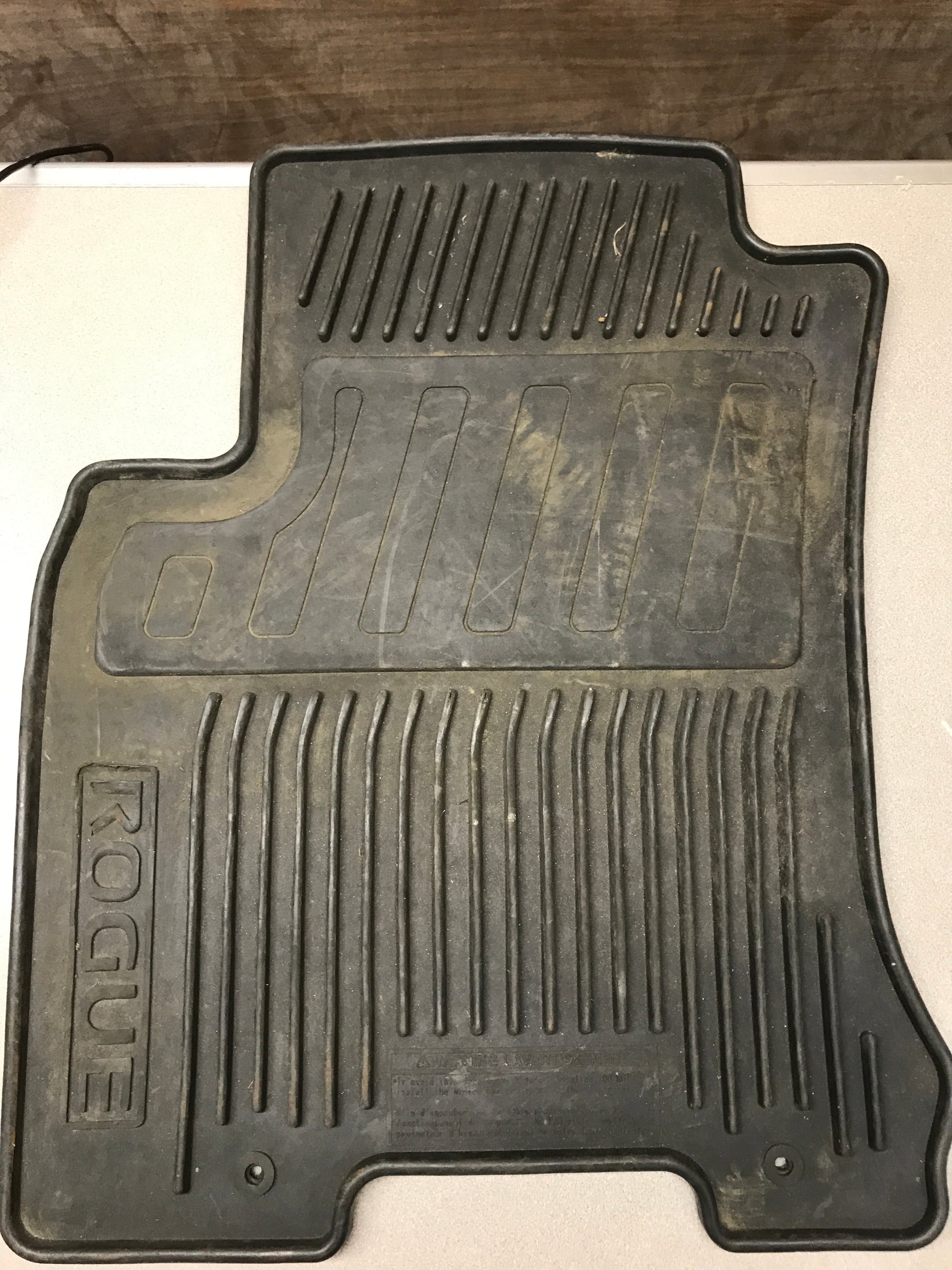 Nissan Rogue Floor Drivers Side Floor Mat TPE 472, 999E1 GU001XX Rogue