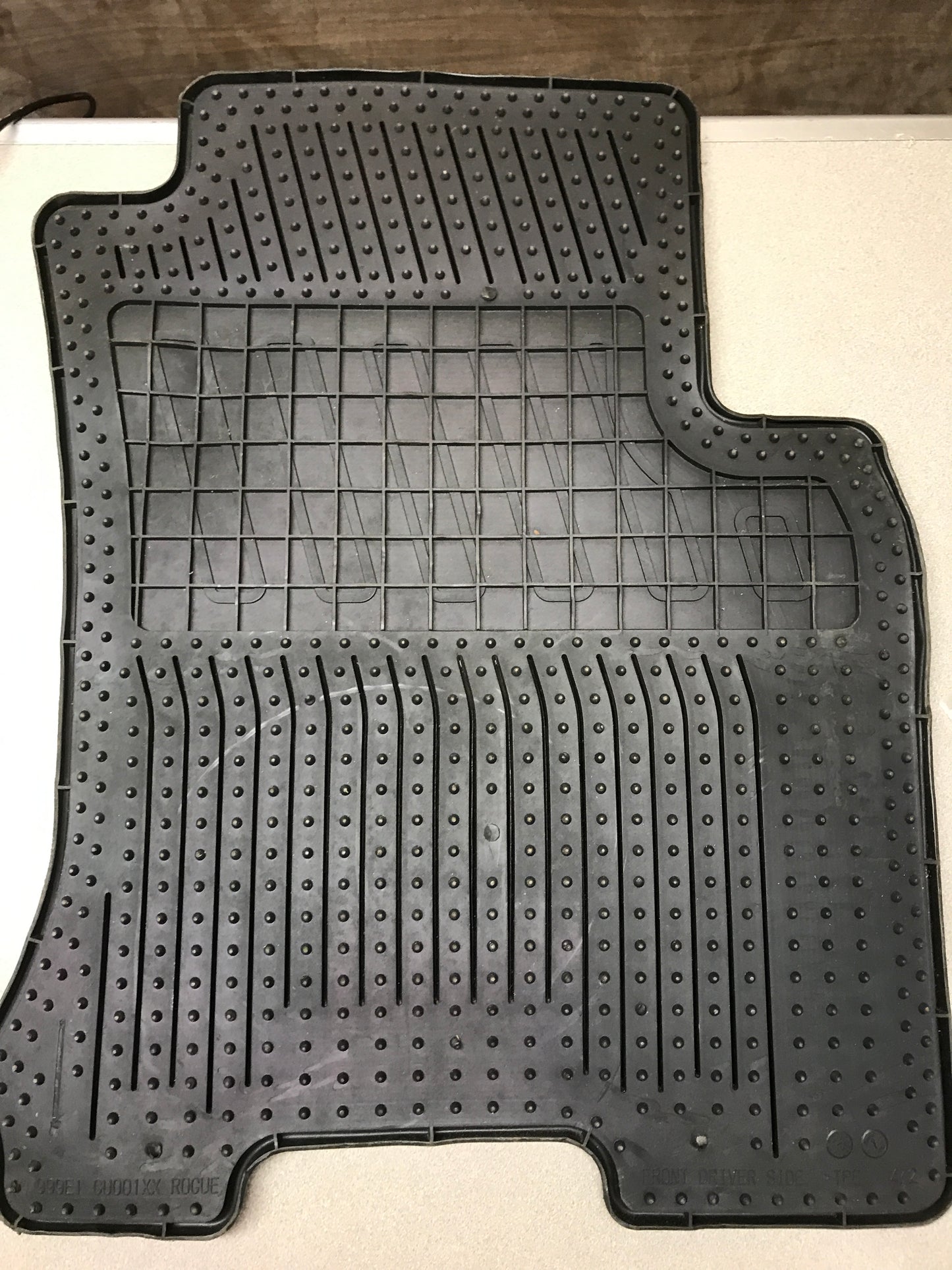 Nissan Rogue Floor Drivers Side Floor Mat TPE 472, 999E1 GU001XX Rogue underside