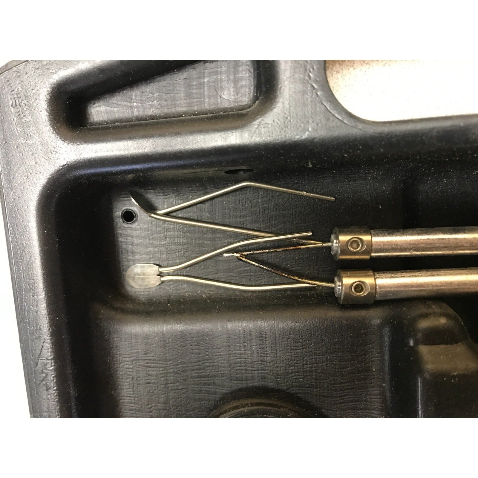 Weller Universal 140/100 Watts Soldering Gun w/hard case Model 8200 closeup of tips included