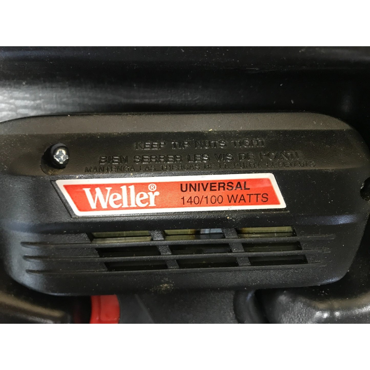Weller Universal 140/100 Watts Soldering Gun w/hard case Model 8200 closeup of Weller logo