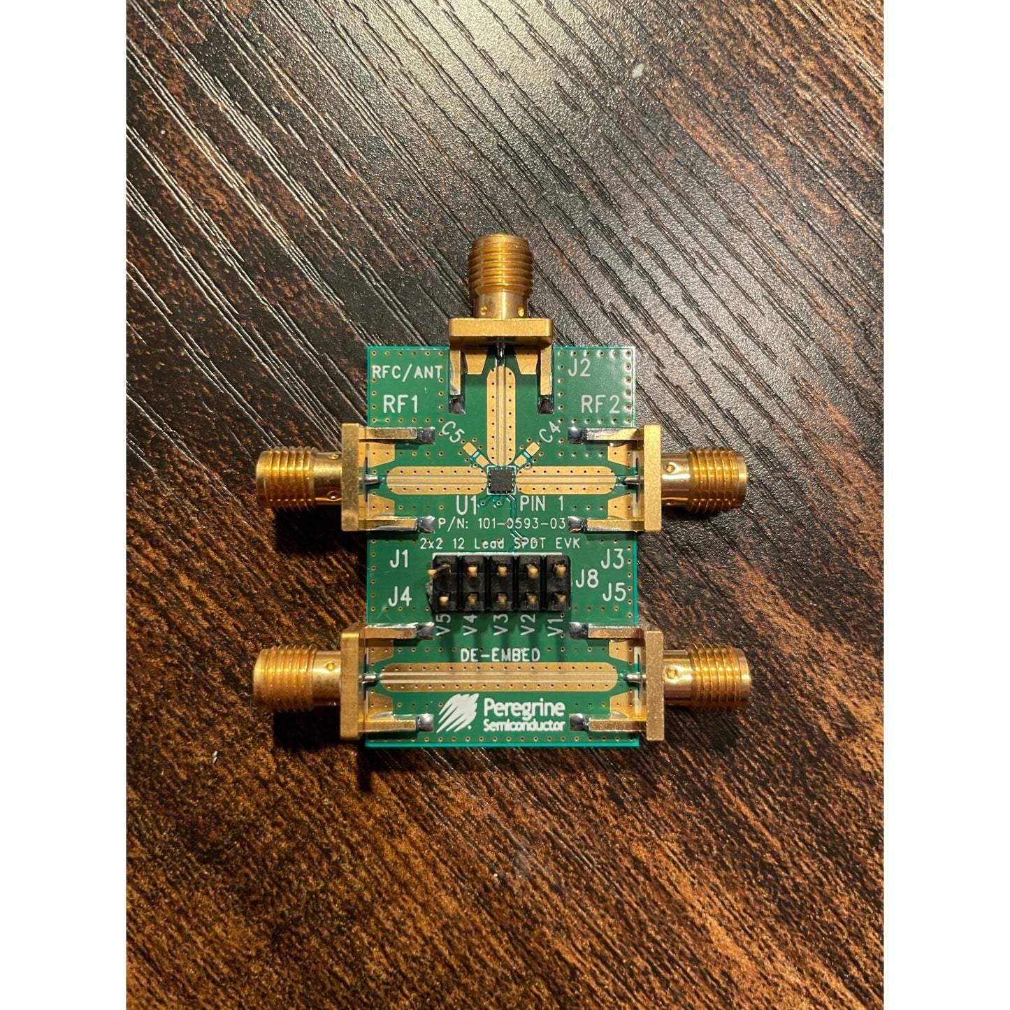 Peregrine Semiconductor PE42422-EK, Part 101-0593-03 top view