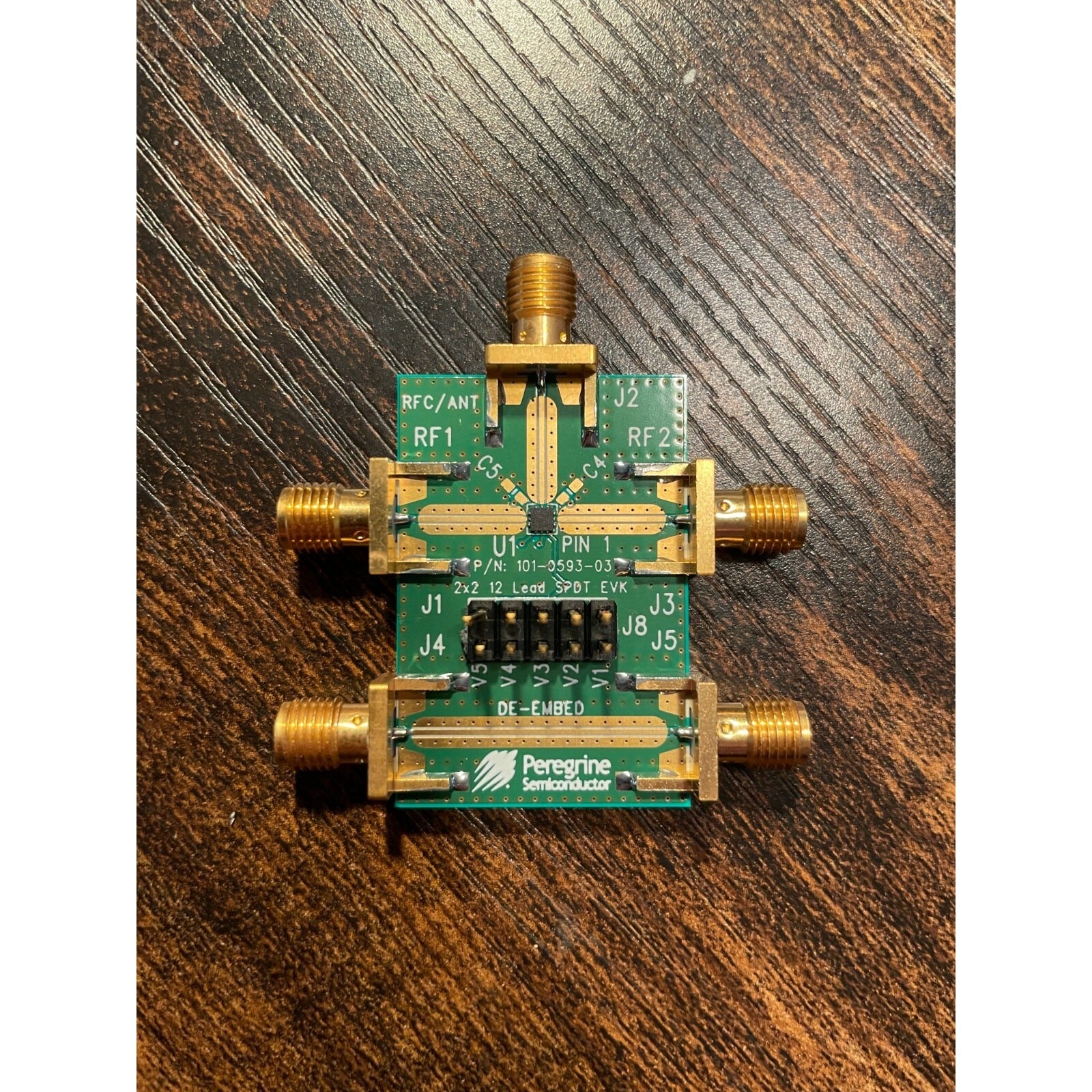 Peregrine Semiconductor PE42422-EK, Part 101-0593-03 top view