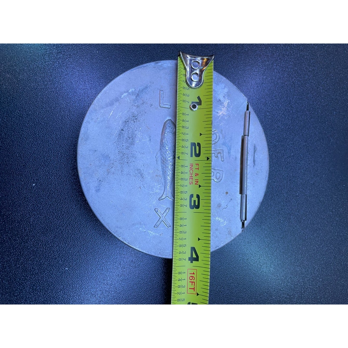 VTG Pflueger Leader Box Metal Aluminum Lure Hook Tin Holder Tackle🦈 - Tin Only measures approximately 4 inches in diameter