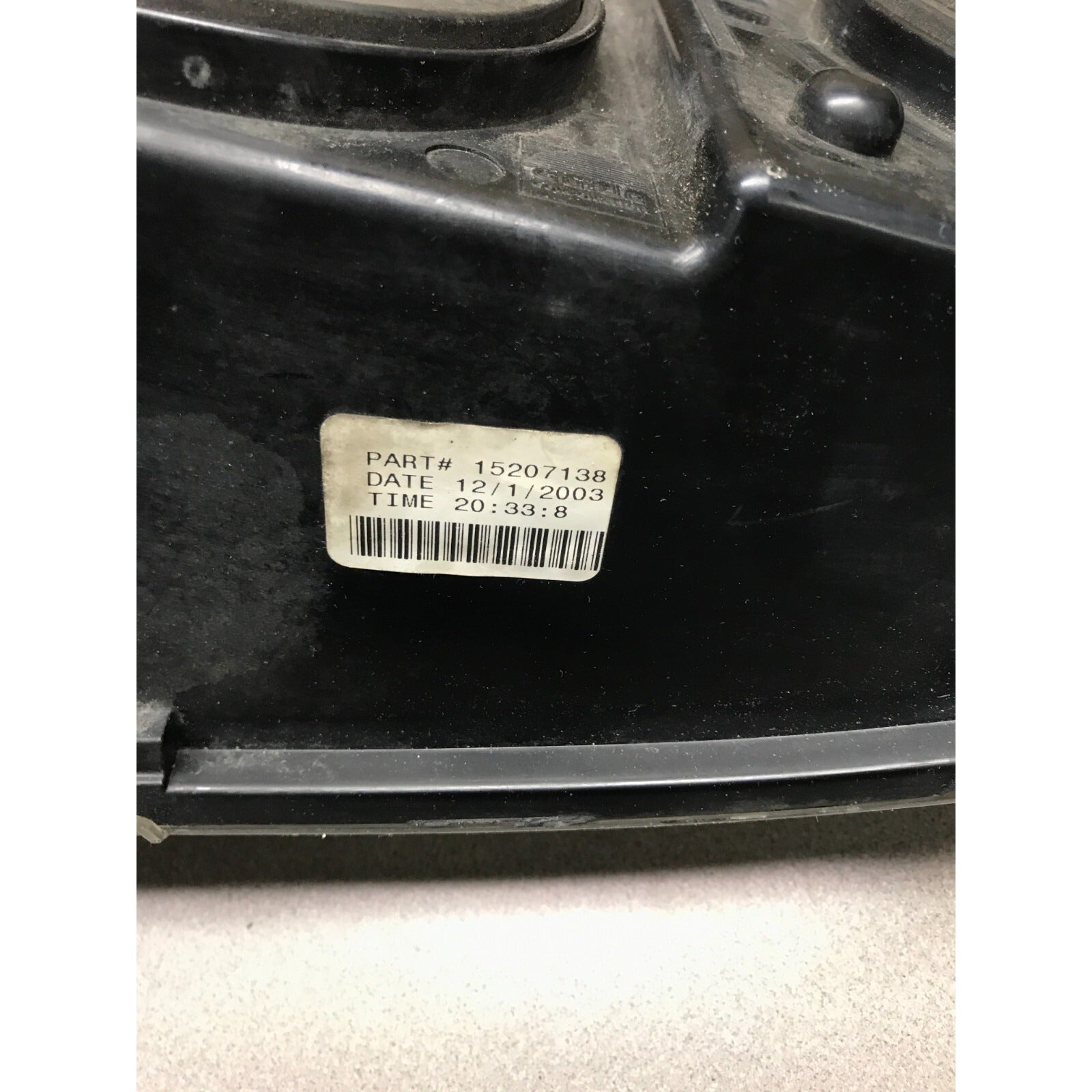 GM 16530938 Right Top Headlight Lens, Fits 2003 Chevy Silverado 2500HD part barcode date of manufacture