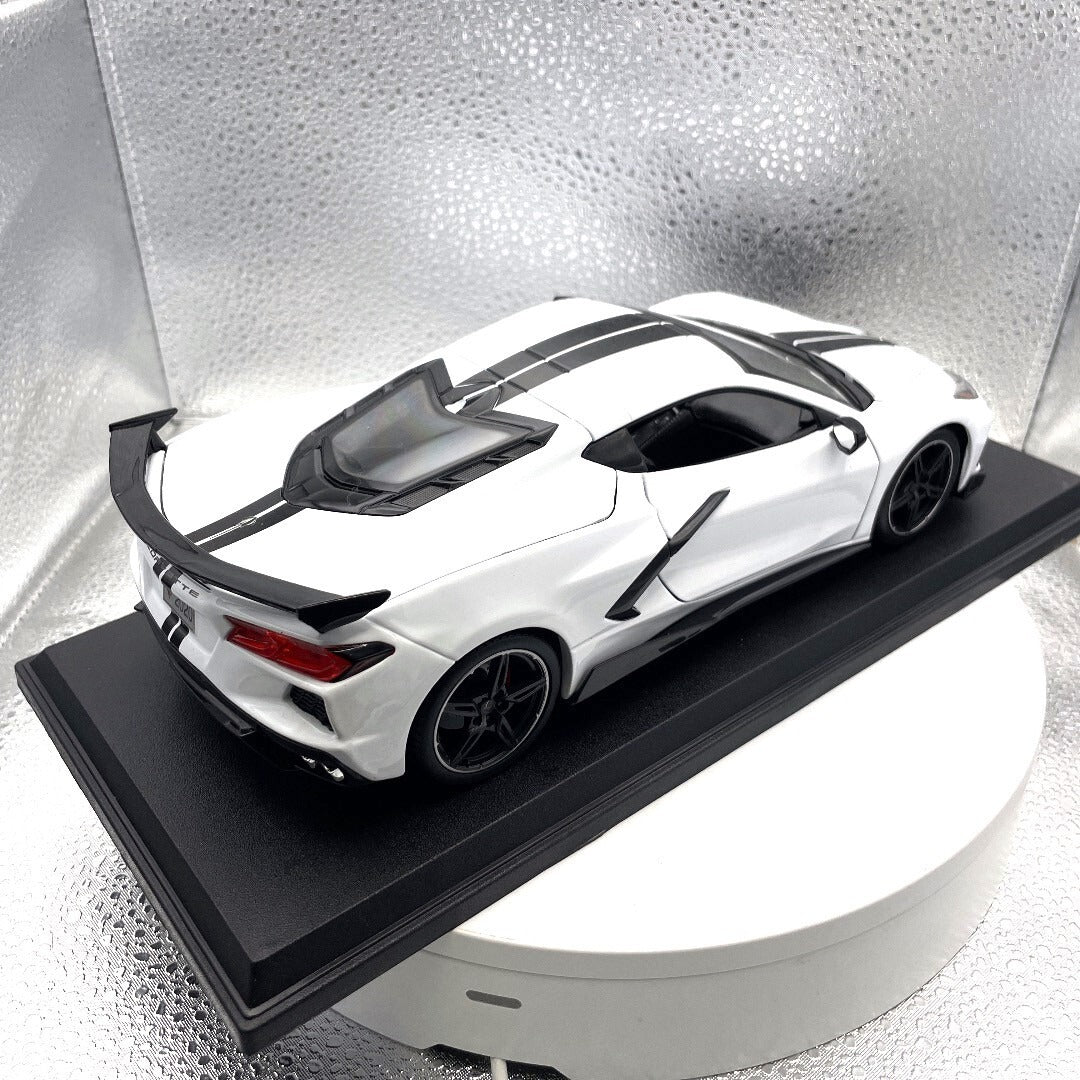 Maisto 2020 Chevrolet Corvette Stingray Coupe White Die Cast with Base, Scale: 1/18 rear/passenger side view