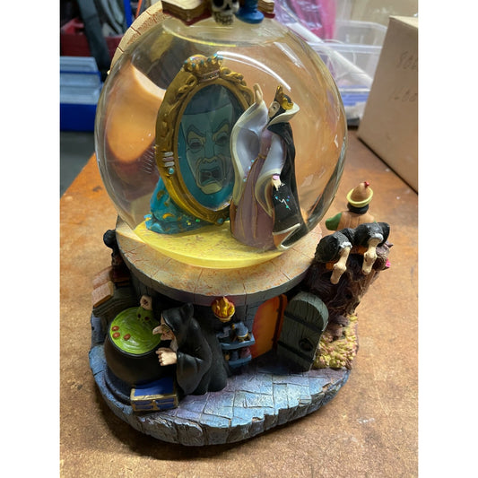 RARE DISNEY VILLAINS EVIL WITCH MIRROR, MIRROR SNOW GLOBE front view