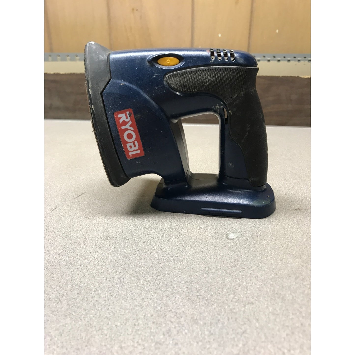 RYOBI P400 Handheld Sander, 18v. side view of sander