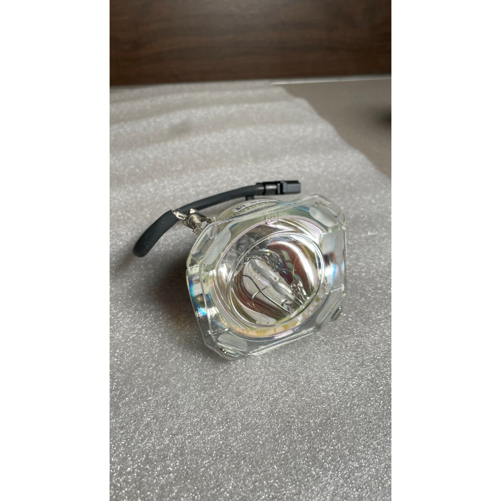 Top Osram P-VIP 132-150/1.0 ASP front of bulb