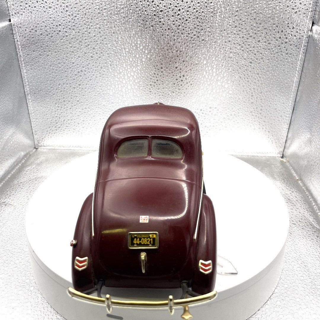 ERTL 1940 Ford Coupe Maroon Die Cast, Scale: 1/18 backend/trunk view