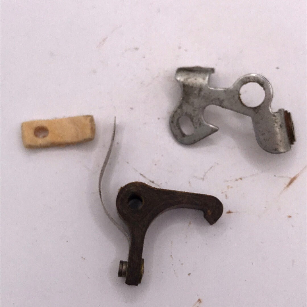 Fairbanks Morse R2437 Magneto Ignition Points Set top view of set