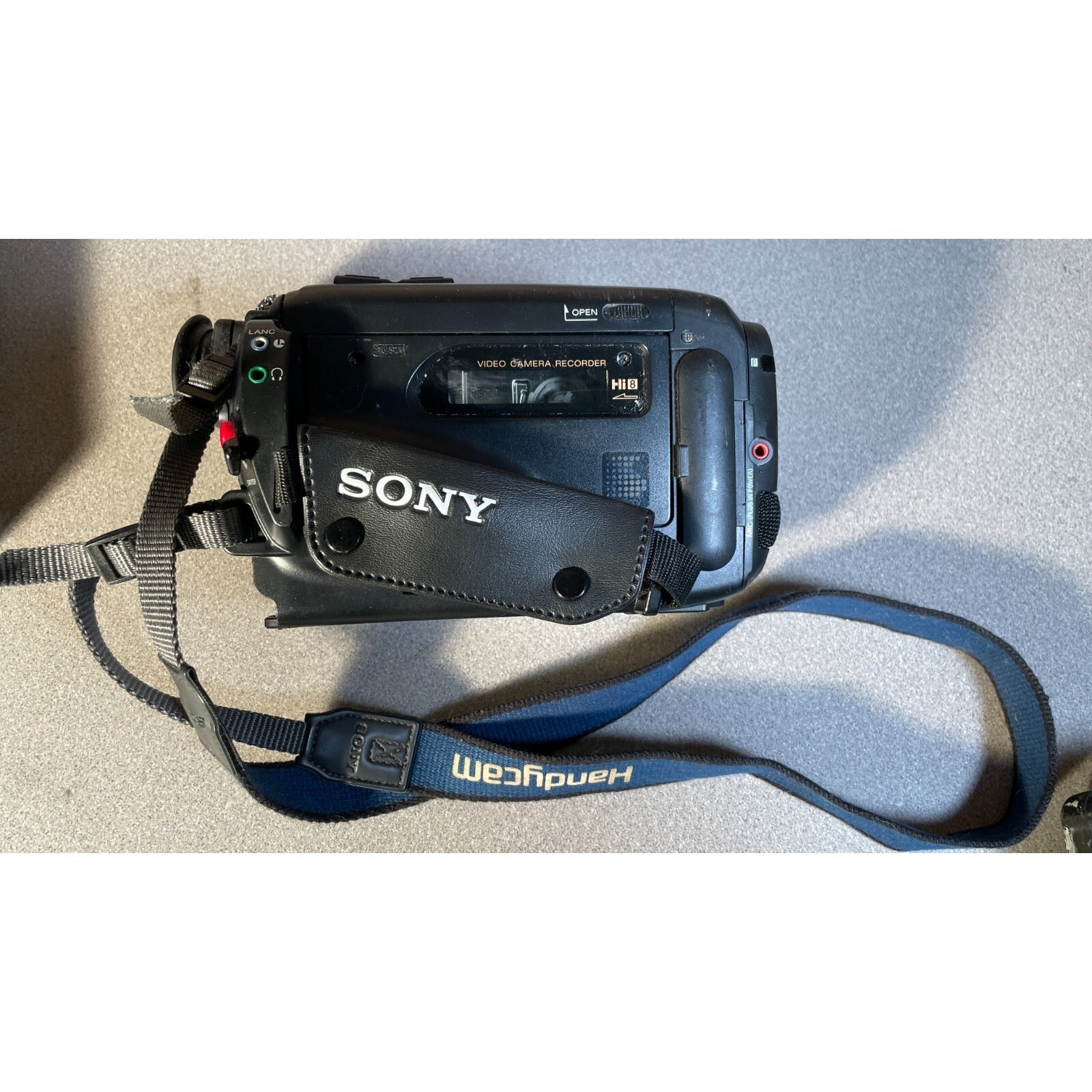 Sony Video Camera Recorder Model CCD-TR600
