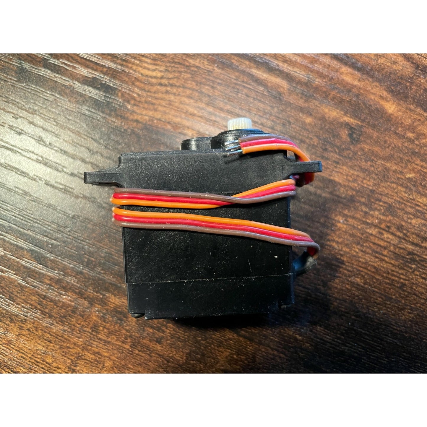 MA-Com 4850-4013-00 side view with 3 wires, brown, read and orange