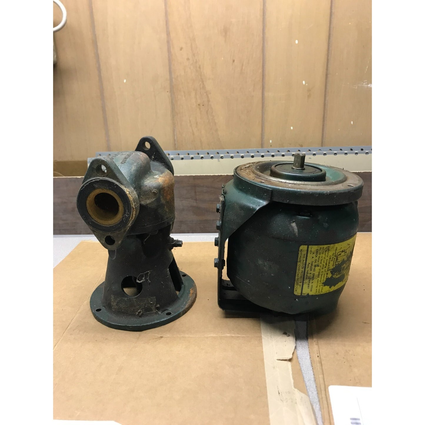 Thrush Water Circulator Model SQD, Vintage Used Green Housing, Motor and Centrifuge Attachment