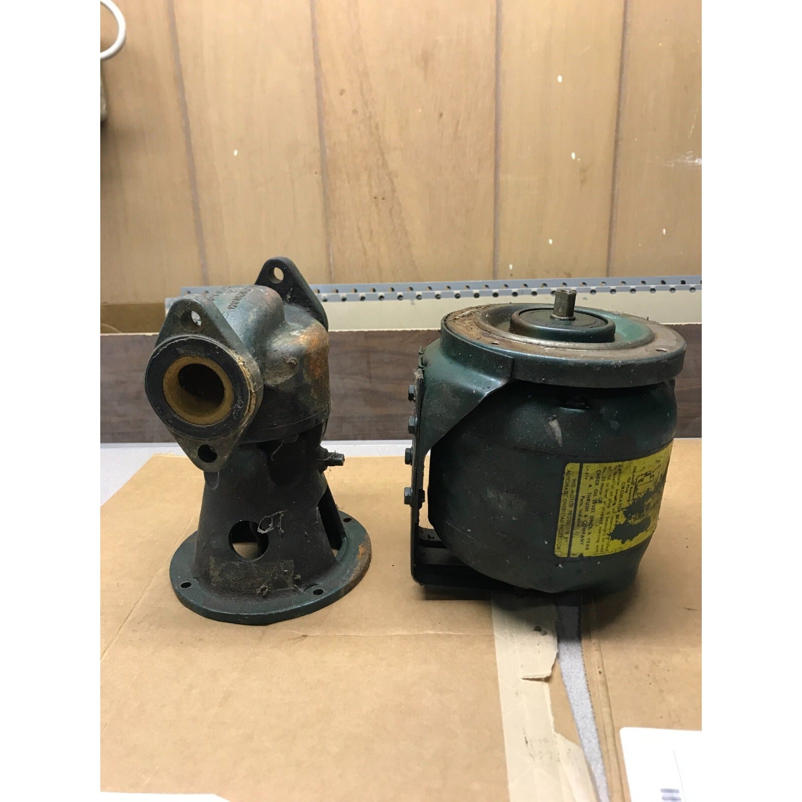 Thrush Water Circulator Model SQD, Vintage Used Green Housing, Motor and Centrifuge Attachment