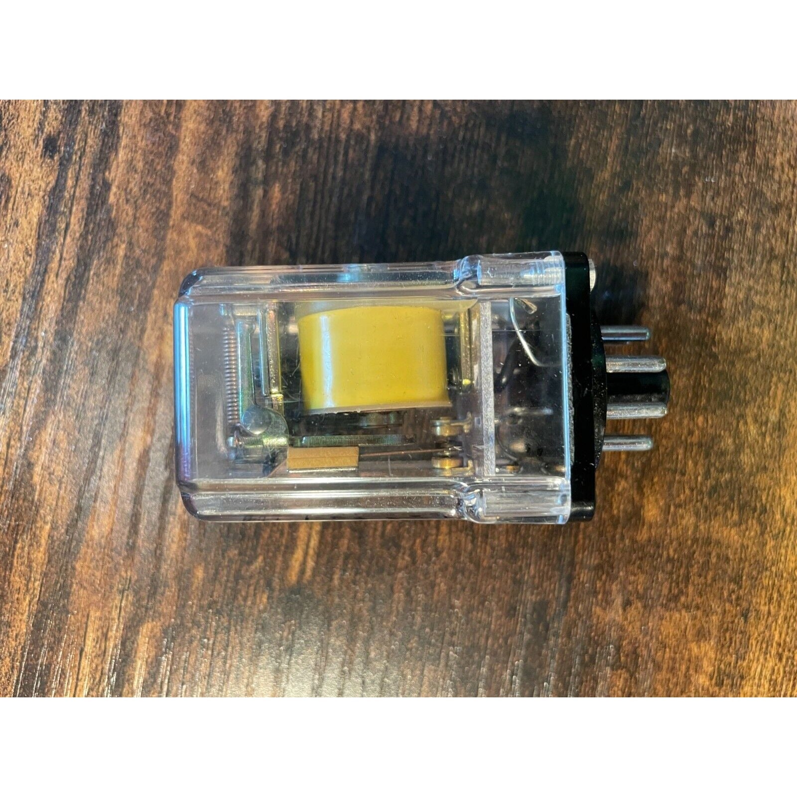 Magnecraft W88CPX-3 24VDC 400OHMS - Sigma AD114 Relay Base side view