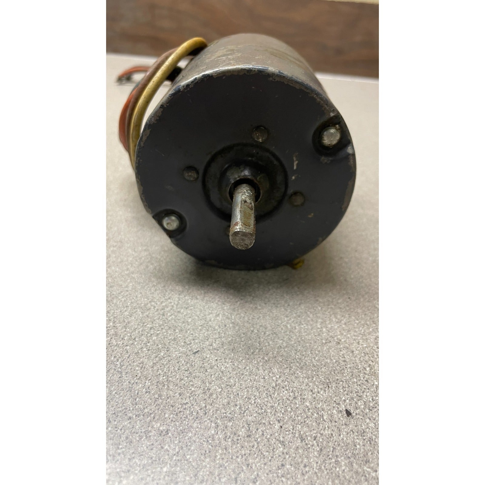 Emerson Electric 115 VAC Electric Motor - Model K33HXBT-218 front view of motor spindle