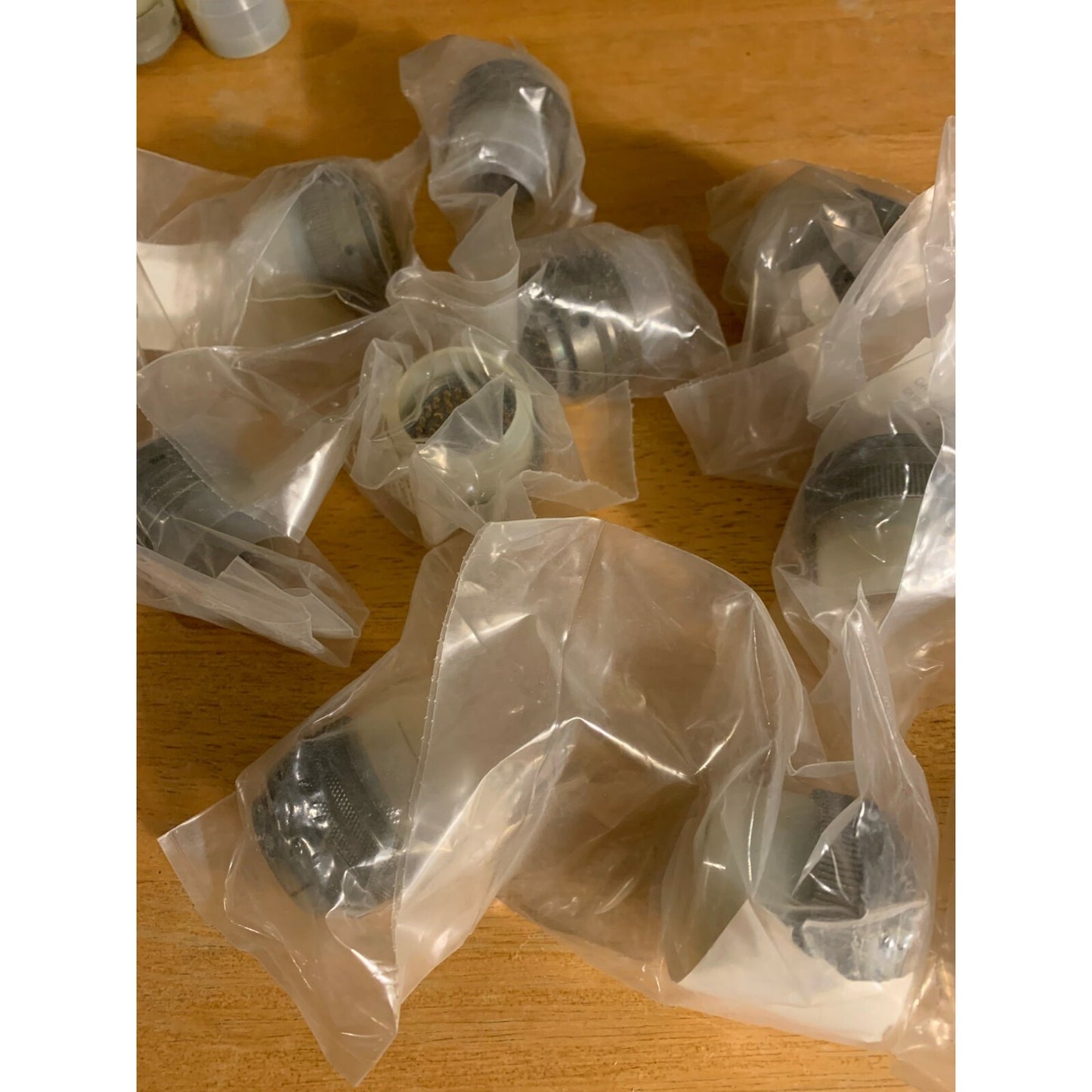 Cannon KPT06P22-41P Plug items in individual packages