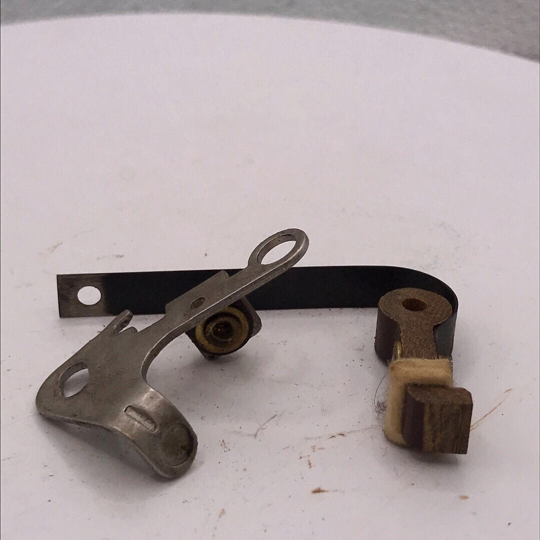 Fairbanks Morse W2437 Magneto Ignition Points Set top view of parts