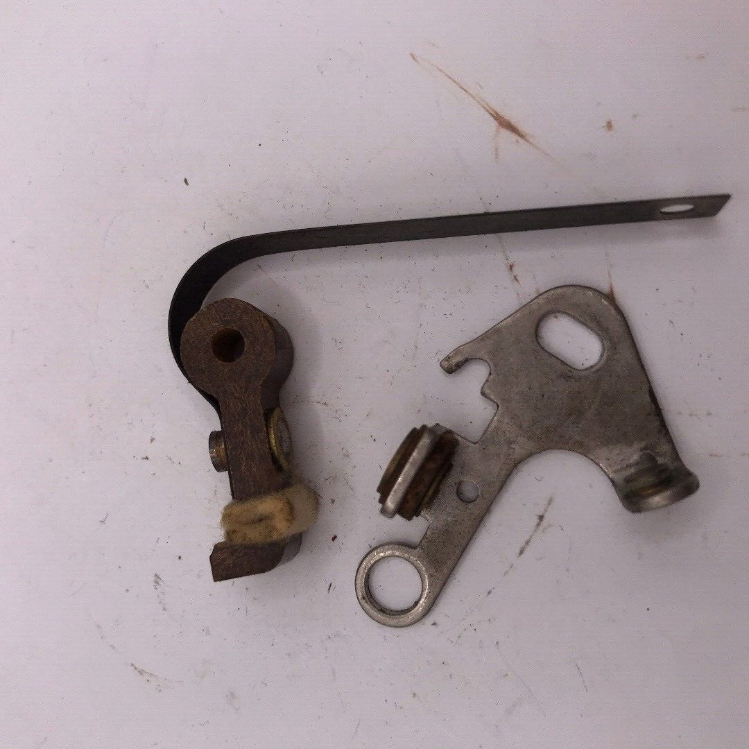 Fairbanks Morse W2437 Magneto Ignition Points Set underside view of parts
