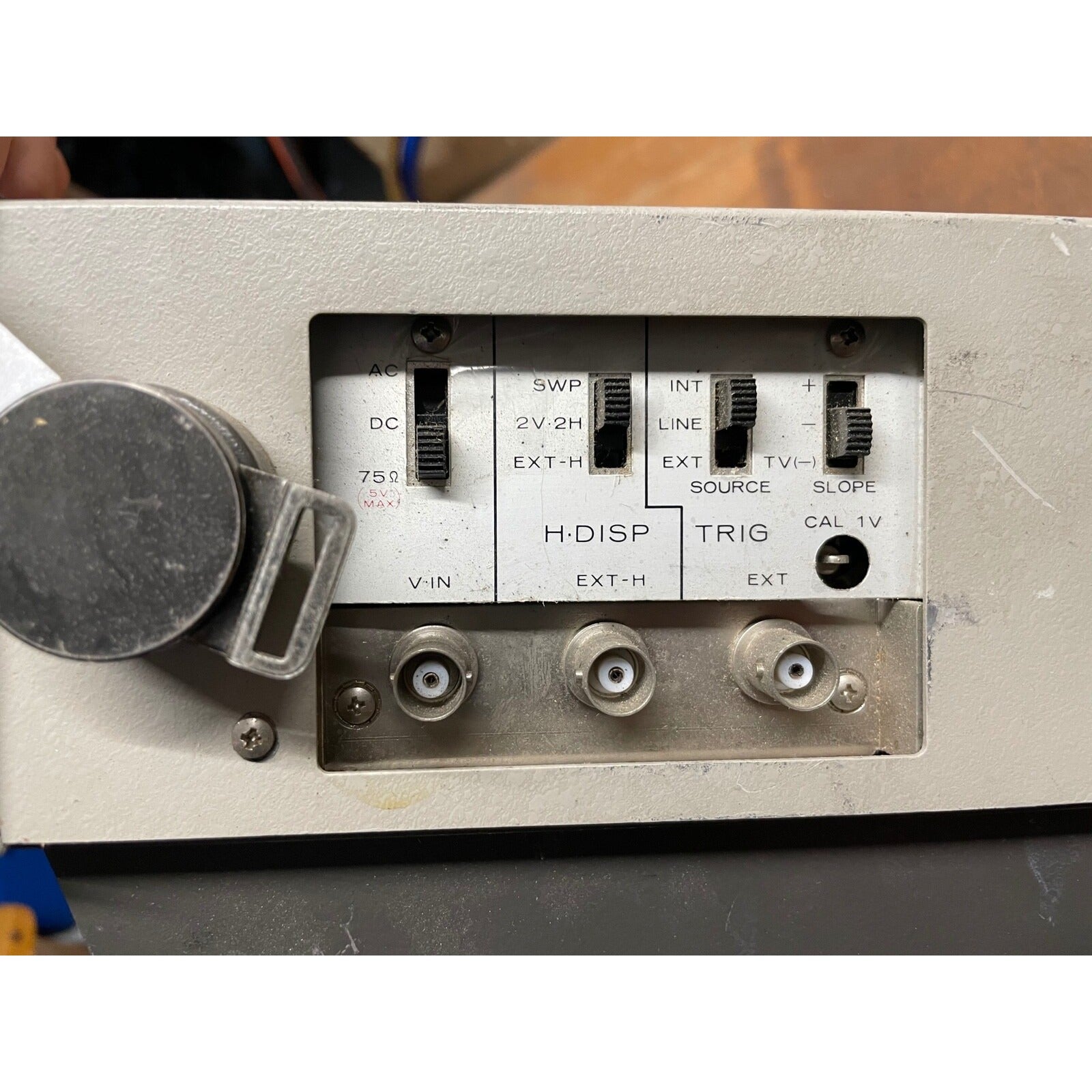 Hitachi Oscilloscope V-059B connection close up