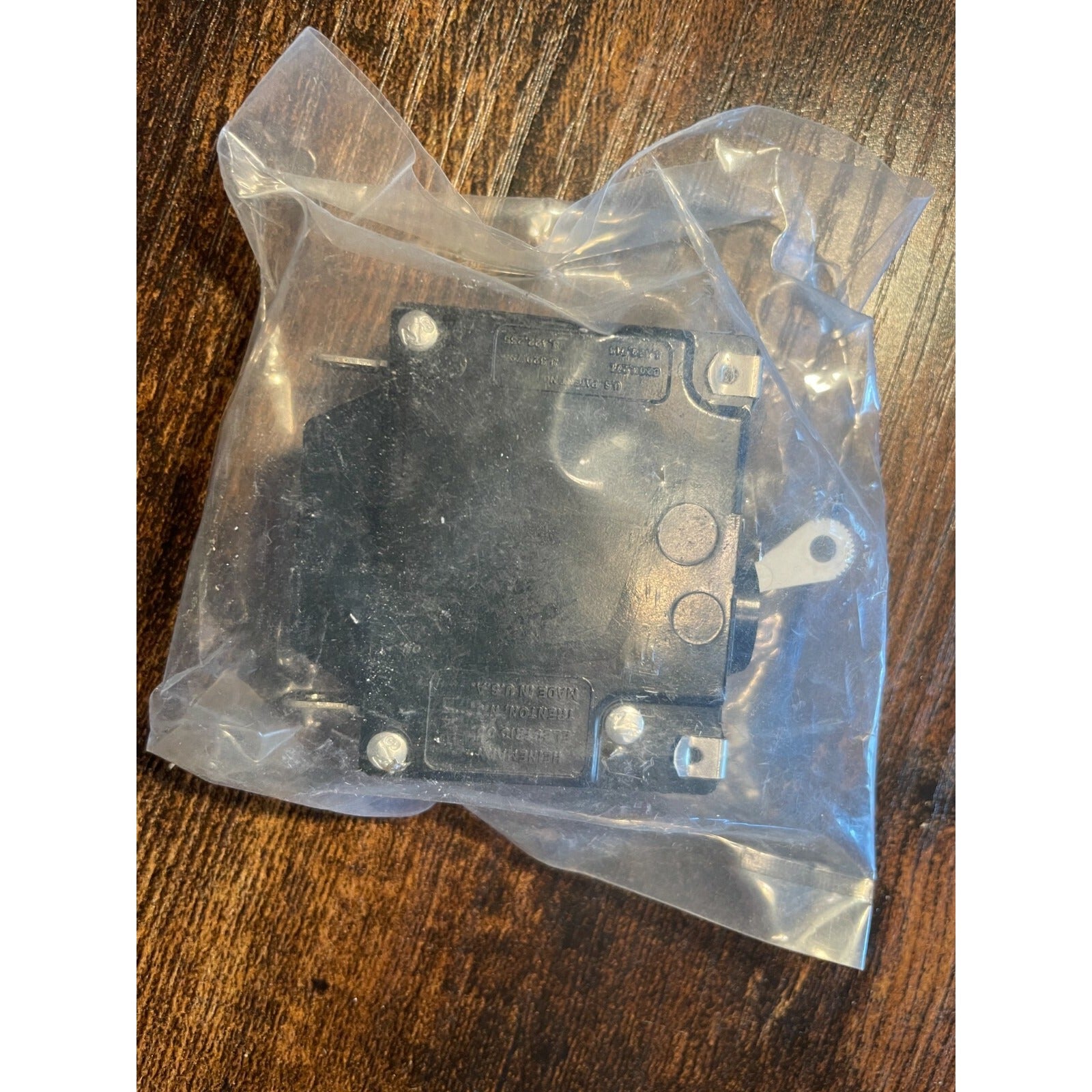 Heinemann JA1S-D3-A Breaker, 20Amp, 27TripAmps, 65VDC, 250VAC side view in package