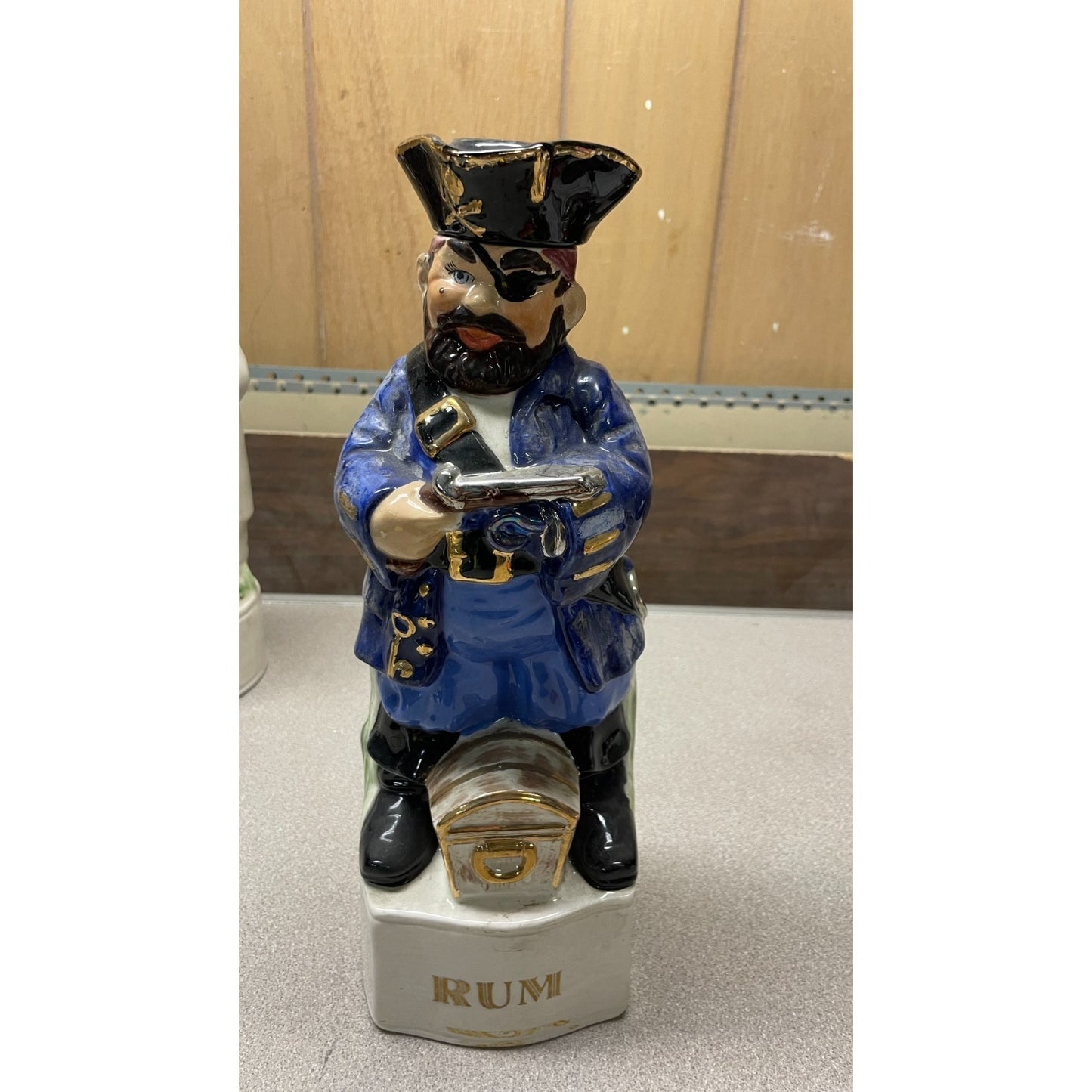 Vintage Alberta's Ceramic Hand Painted Rum Decanter pirate with treasure chest 