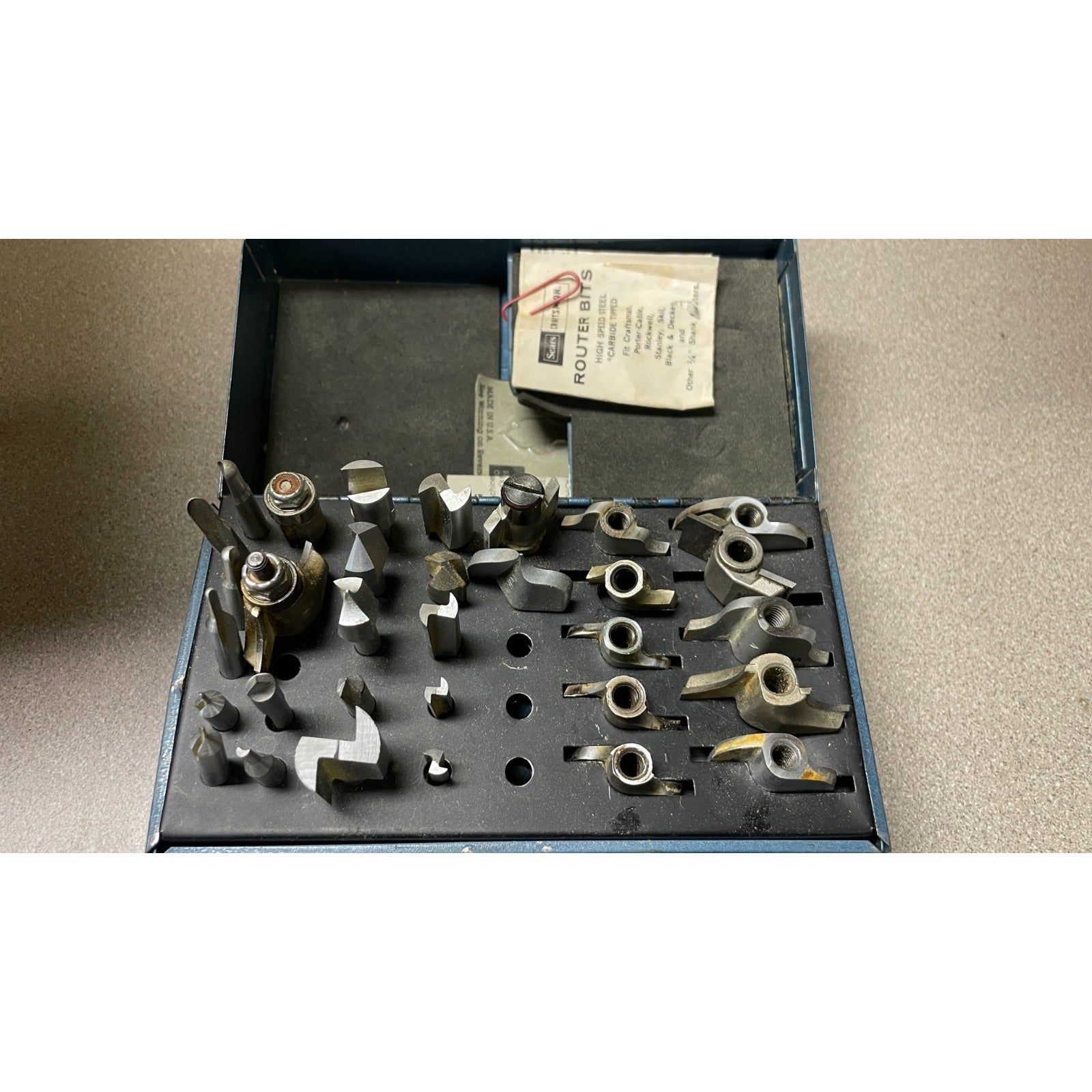 Vintage Sears CRAFTSMAN ROUTER BIT KIT In METAL Case BOX #9 25518 case open displaying drill bits