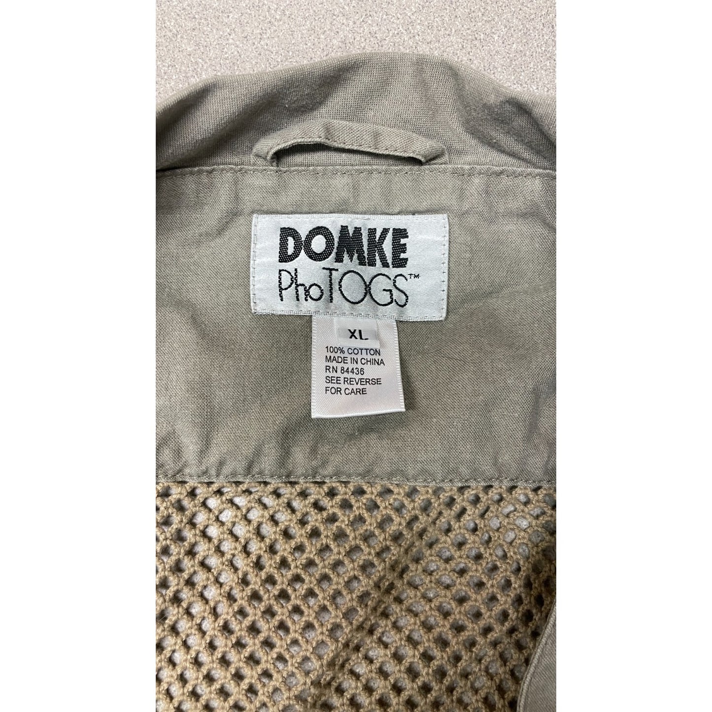 Fujifilm DOMKE PhoTOGS Photography Vest - XL closeup of product tag