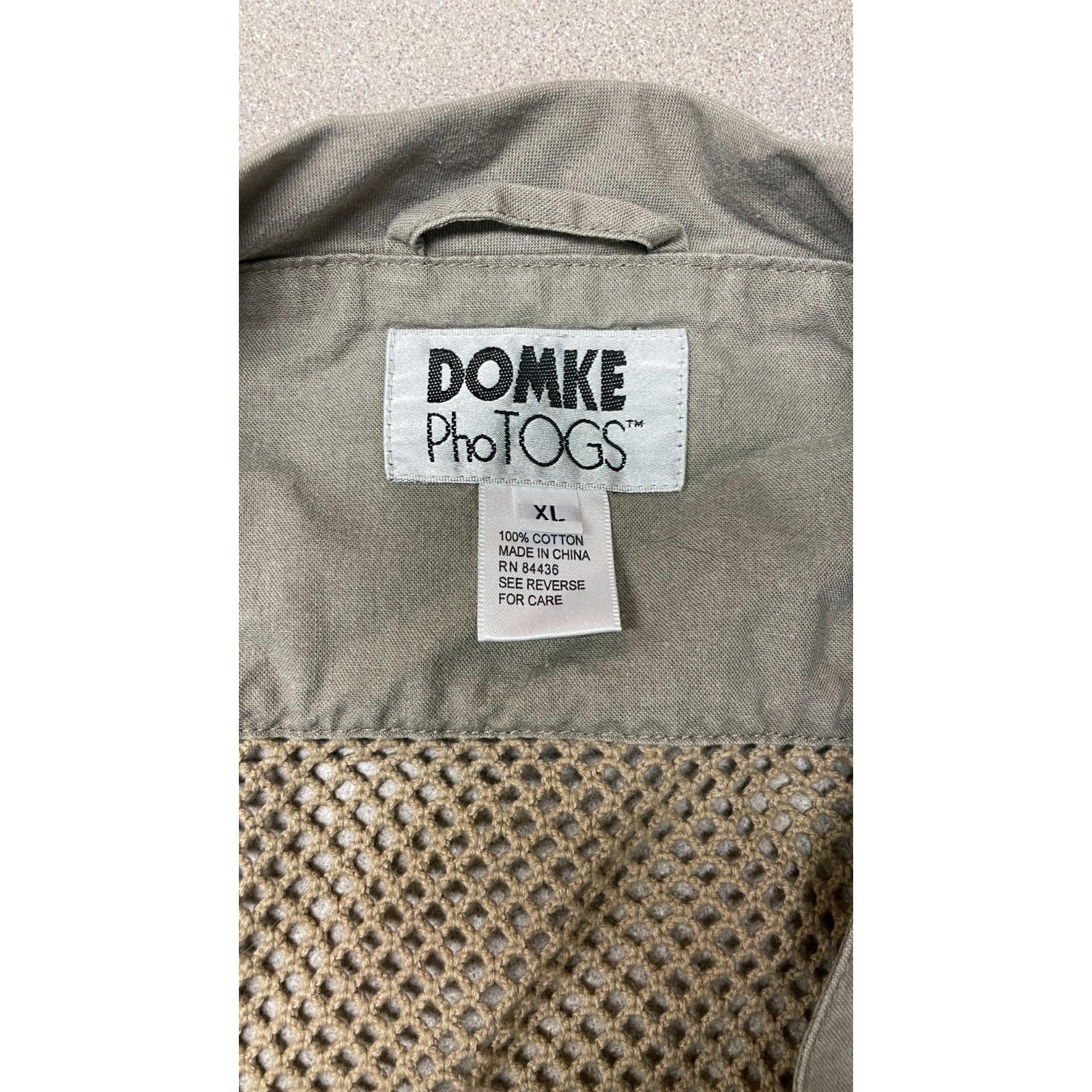 Fujifilm DOMKE PhoTOGS Photography Vest - XL closeup of product tag