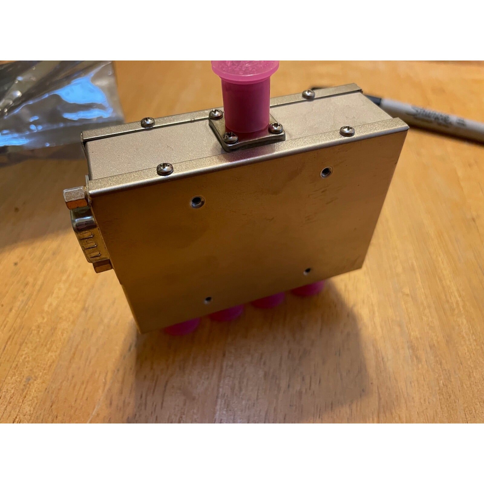 JFW Industries Inc Model 75S-319 BNC Splitter bottom view with connectors visible