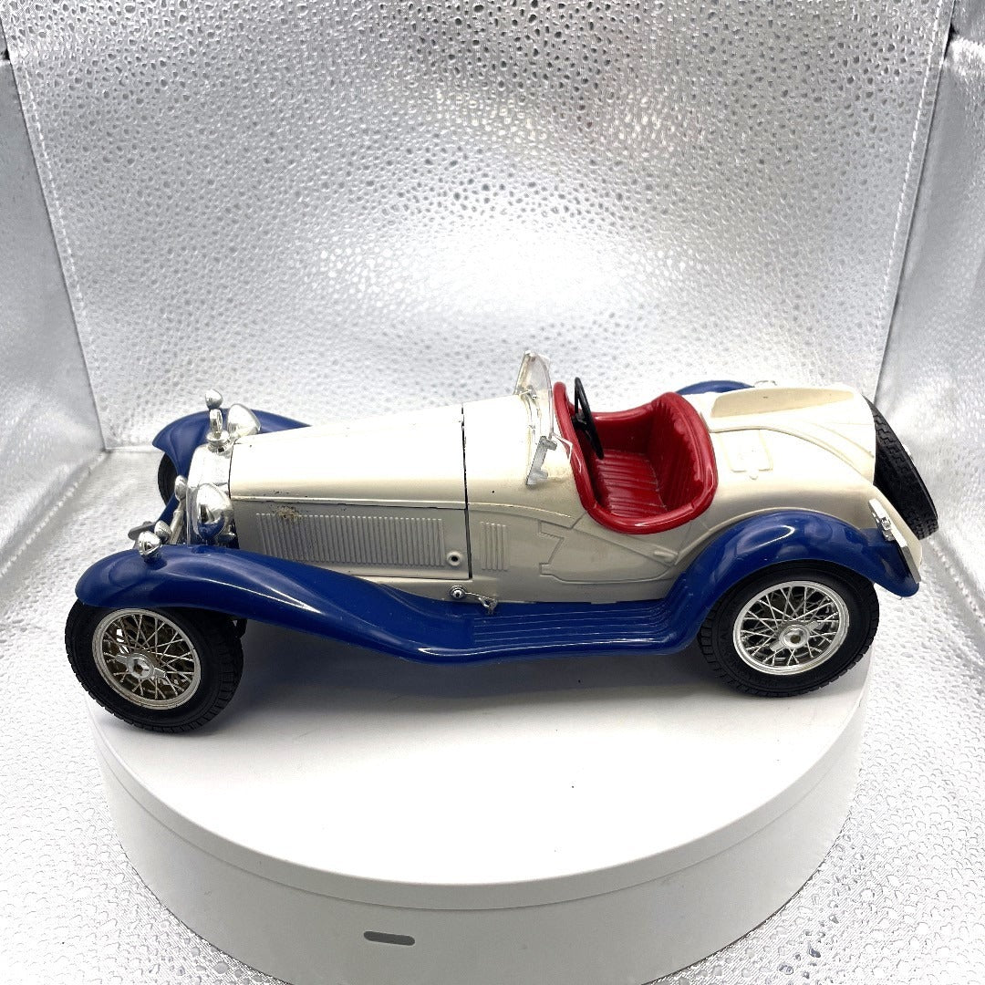 Burago 1932 Alfa Romero 2300 Spider Red White Blue Die Cast, Scale: 1/18, No. 3008 drivers side view