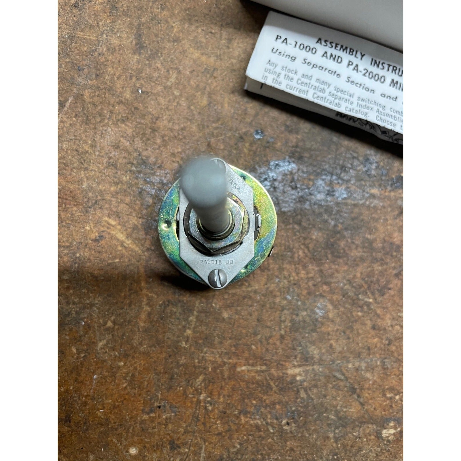 CENTRALAB PA-2015 ROTARY SWITCH 5-POL-3 POS NON-SHORTING STEATITE NIB bottom view of switch