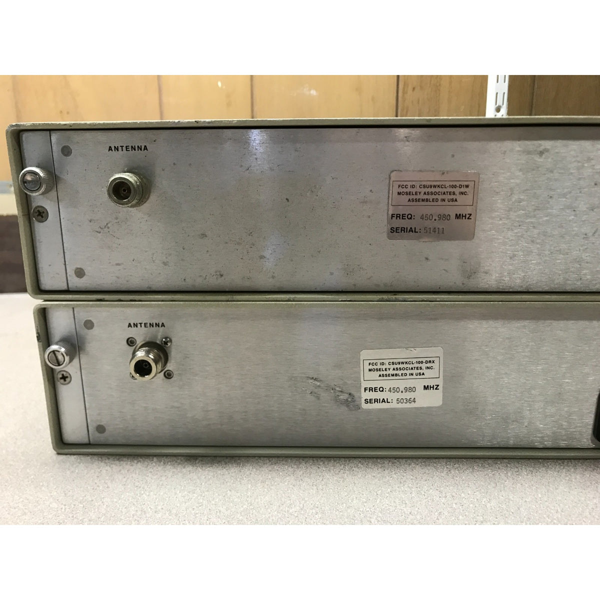 Moseley CL-100 Communications Link back panel closeup of antenna connectors